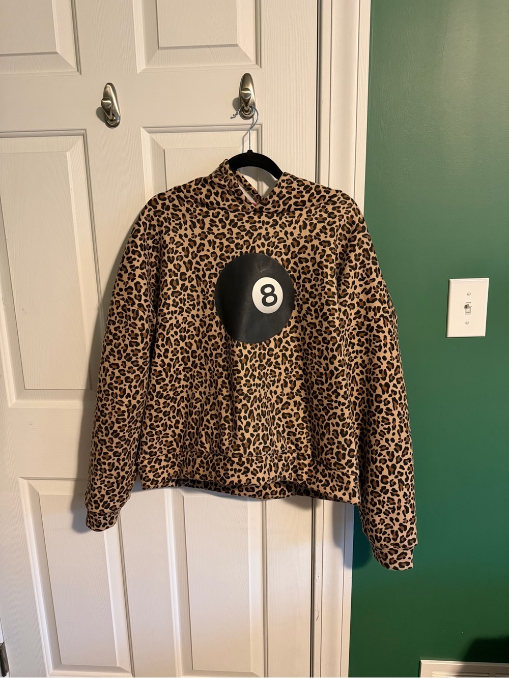 Edikted Hoodie with Leopard print